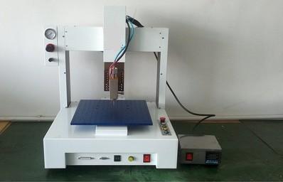 瑞意達點膠機械手 精準工藝引領行業新標桿